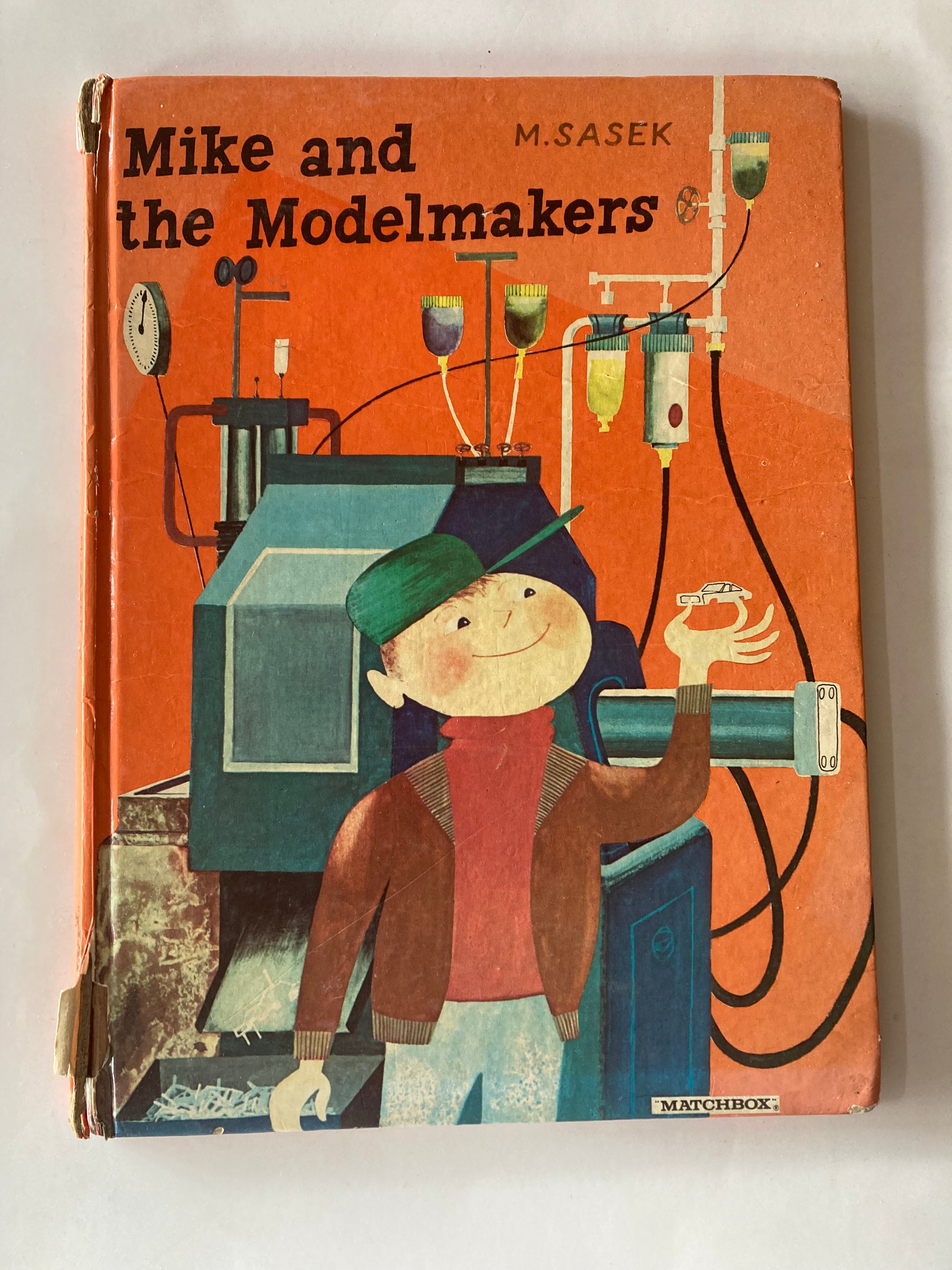Mike and the Modelmakers ミロスラフ・サセック Amazon.co.jp: Mike and the Modelmakers : Sasek, Miroslav: 洋書