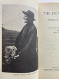The islandman / Tomás Ó Crohan ; translated from the Irish by Robin Flower